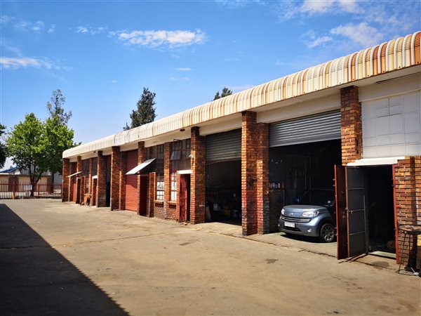 220  m² Industrial space