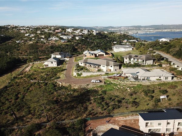 831 m² Land available in Kanonkop