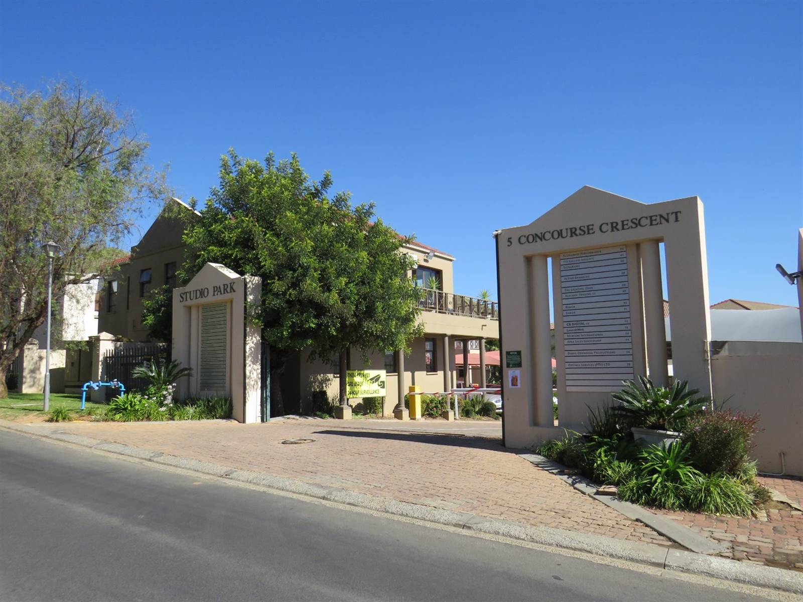 150  m² Commercial space in Lonehill photo number 2