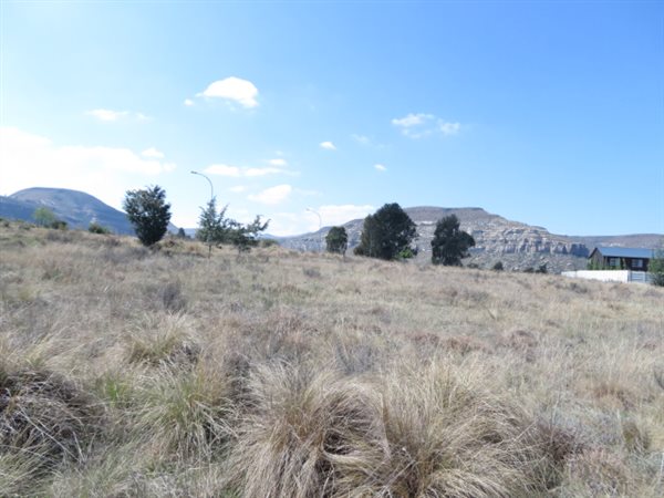 2 086 m² Land