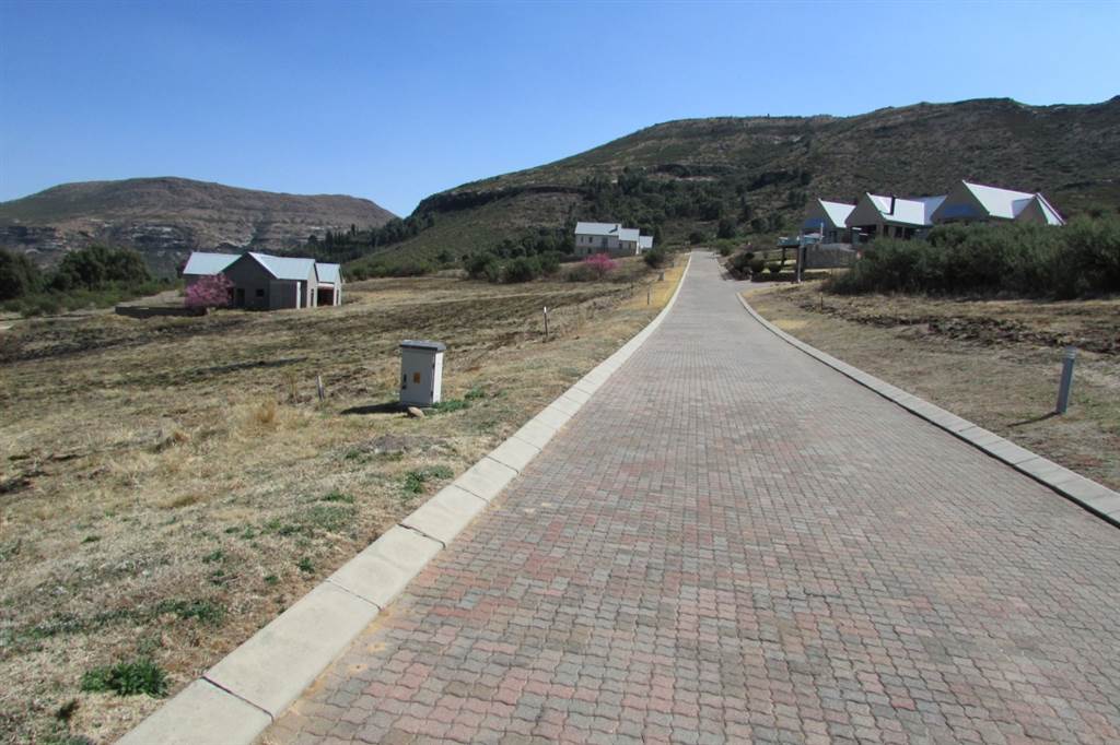 1400 m² Land available in Clarens Mountain Estate photo number 1