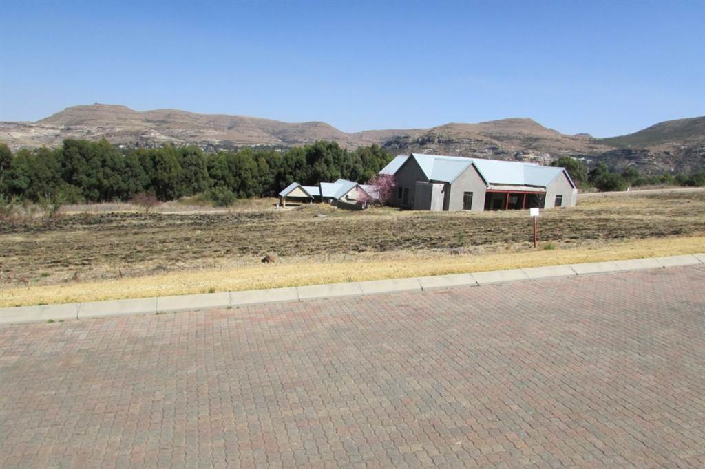 1400 m² Land available in Clarens Mountain Estate photo number 3