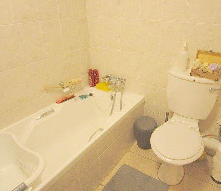 2 Bed Apartment in Dowerglen and Ext photo number 8