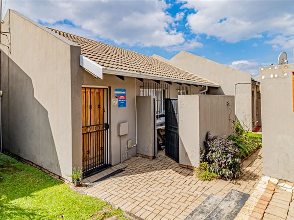 2 Bedroom Townhouse 2 Bedroom Townhouse