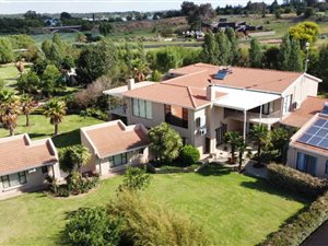 4 Bed House in Lochvaal