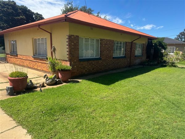 4 Bedroom House 4 Bedroom House