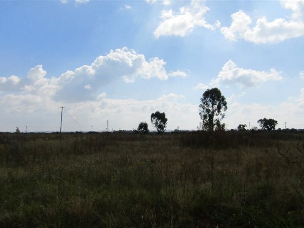 1076 m² Land available in Welverdiend