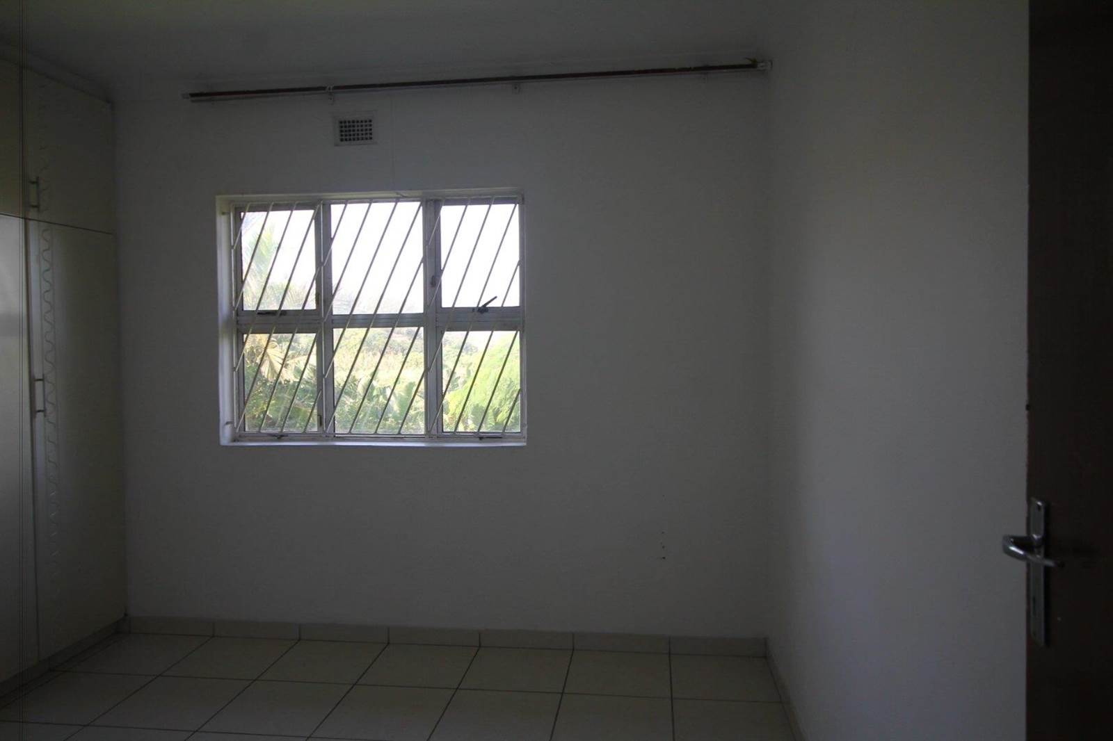 4 Bed House in Tongaat Central photo number 13