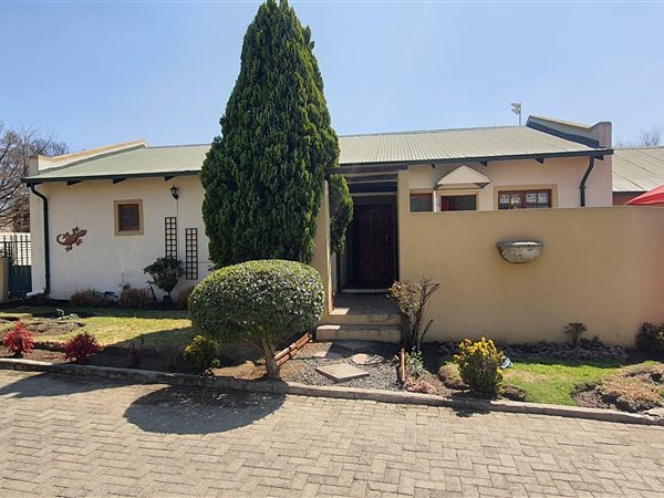 3 Bed Townhouse in Flora Park