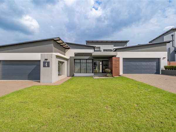 5 Bedroom House 5 Bedroom House