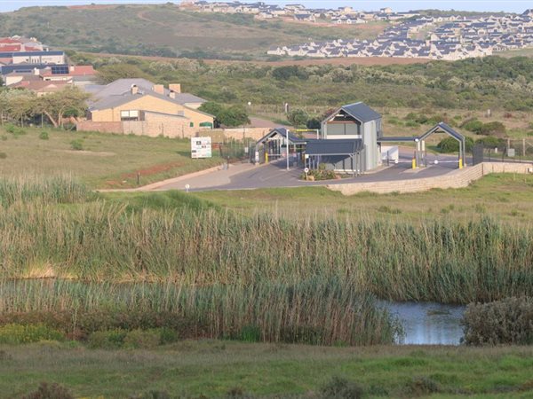 1504 m² Land available in Hartenbos