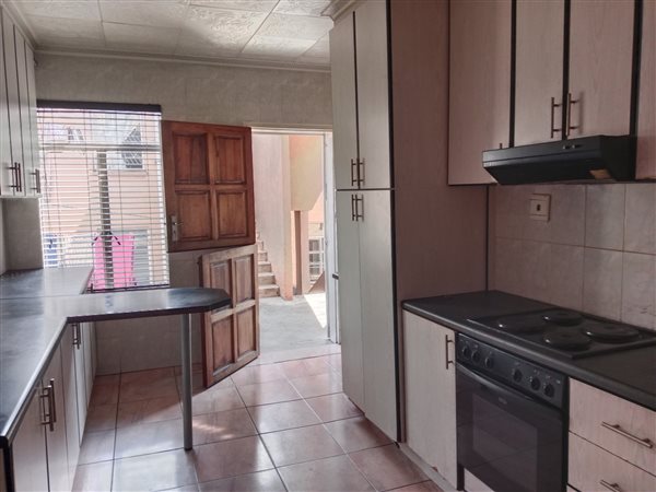 3 Bed Flat in Flamingo Heights
