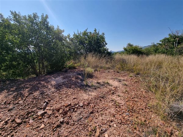 1 869 m² Land