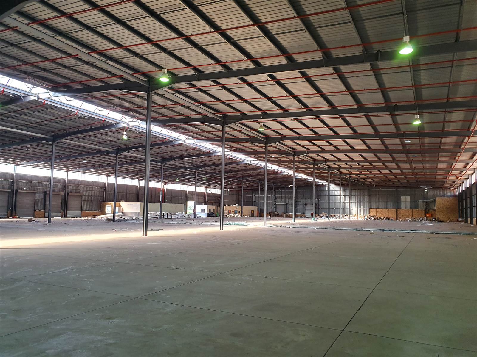 7000  m² Industrial space in Greenhills photo number 4