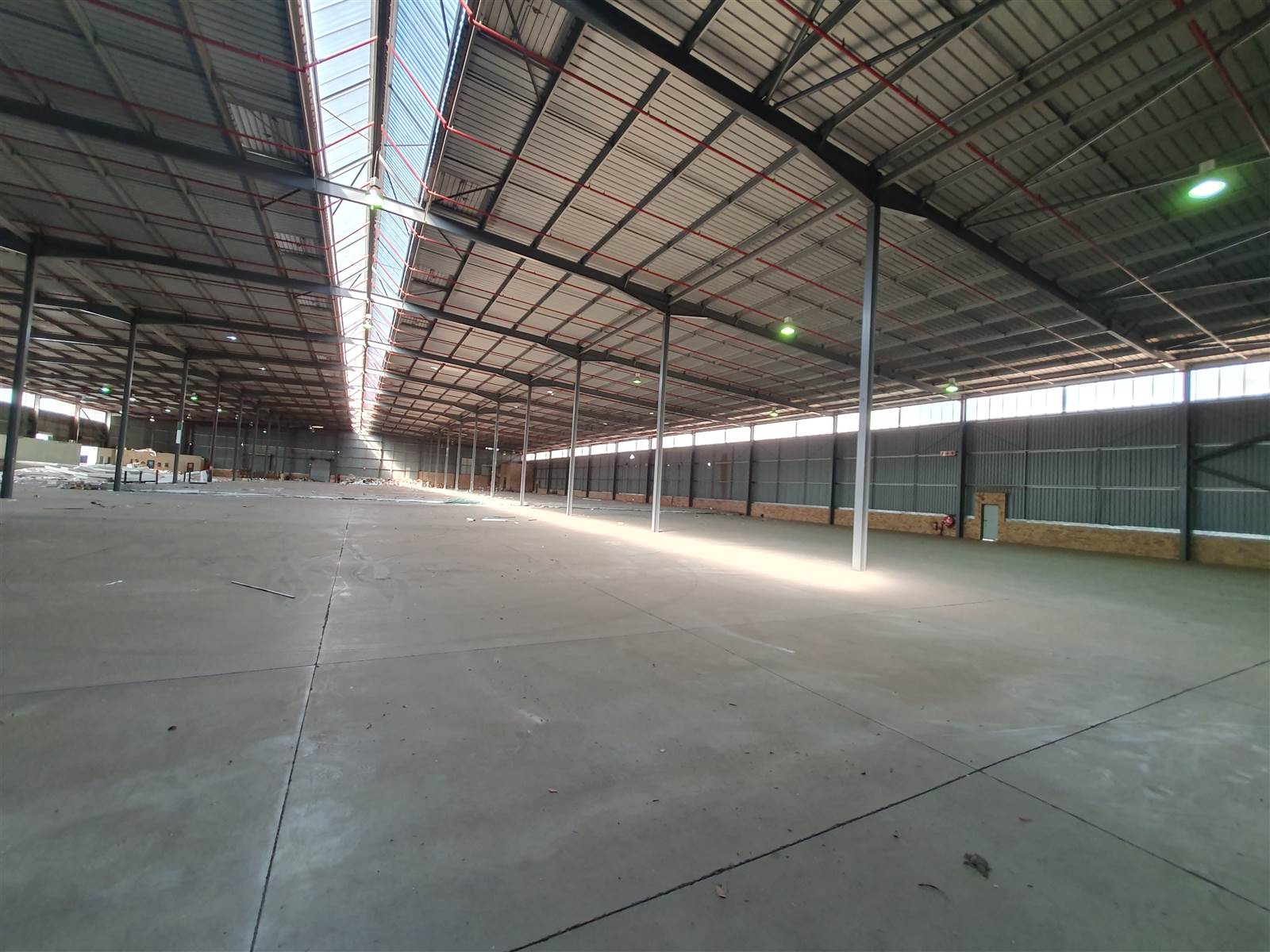7000  m² Industrial space in Greenhills photo number 1