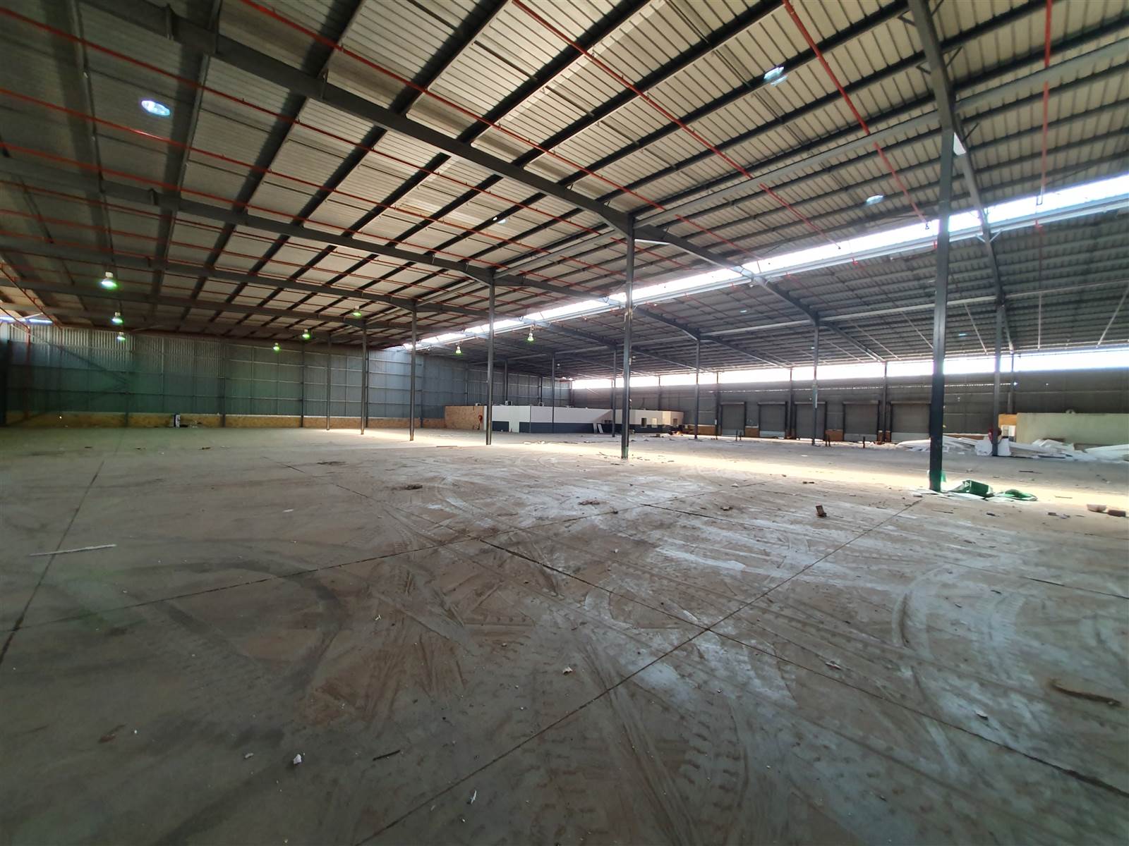 7000  m² Industrial space in Greenhills photo number 2