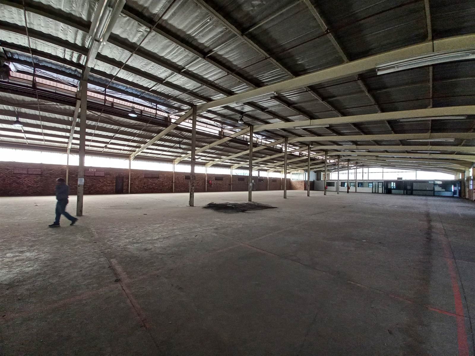 3428  m² Industrial space in Eastgate photo number 4