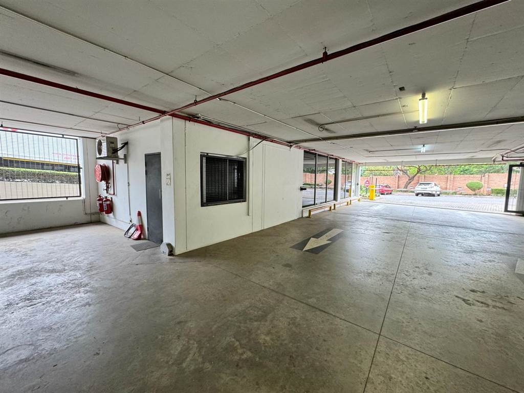 799  m² Commercial space in Fourways photo number 10