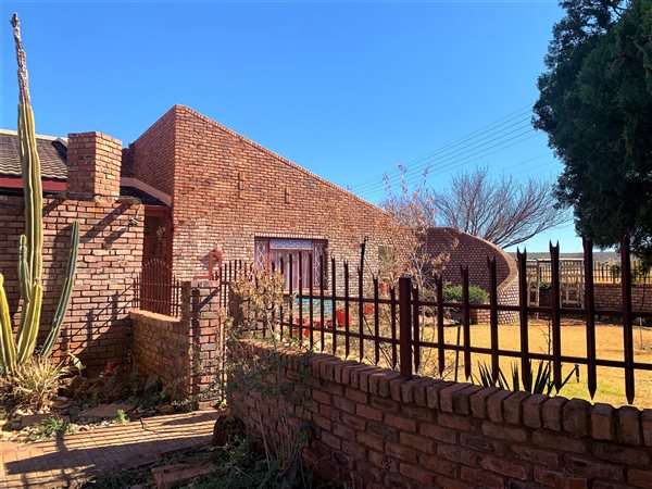 4 Bedroom House 4 Bedroom House