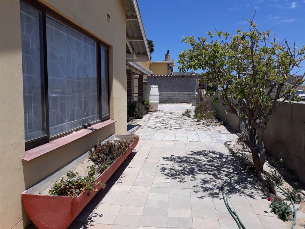 3 Bed House in Port Nolloth photo number 5