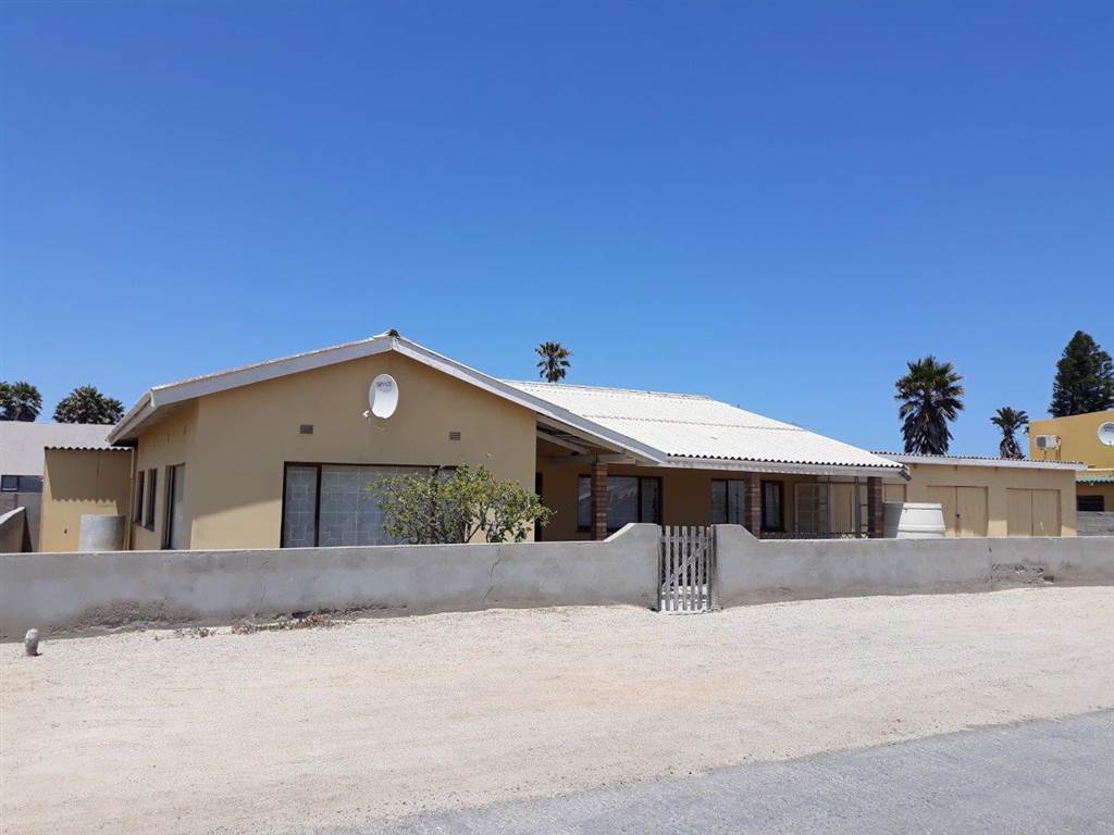 3 Bed House in Port Nolloth photo number 1