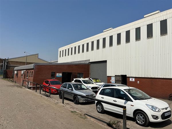 4 000  m² Industrial space