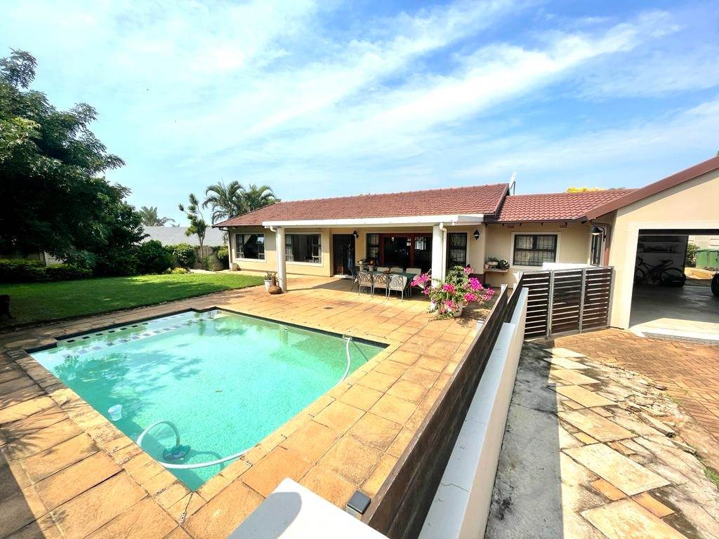 4 Bed House in La Lucia photo number 18