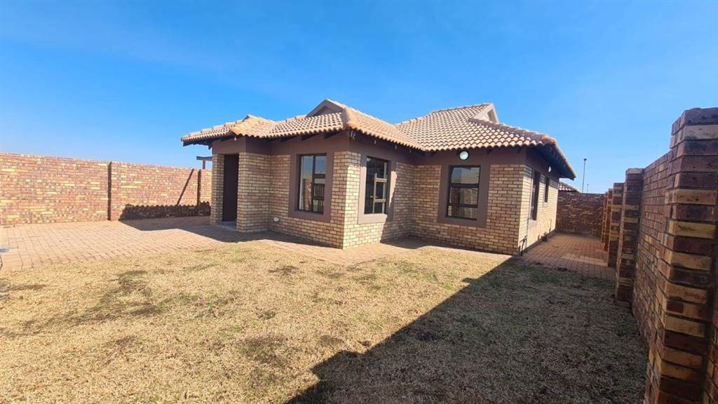 3 Bed House in Secunda photo number 1