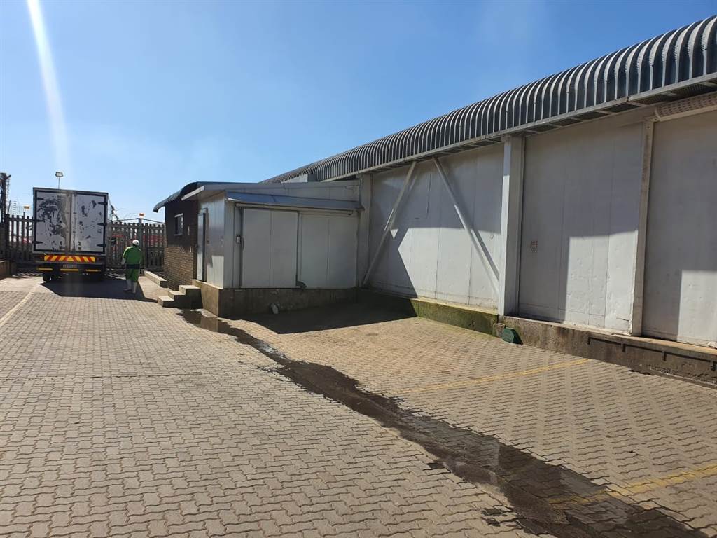 1856  m² Industrial space in Clayville photo number 1