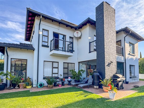 4 Bedroom House 4 Bedroom House