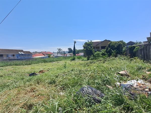 683 m² Land