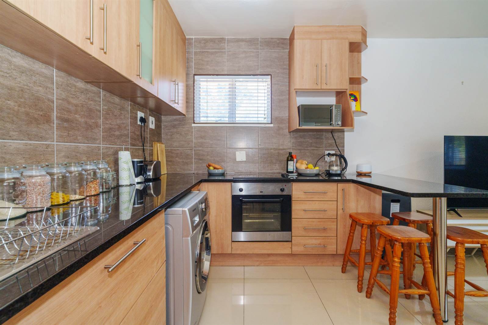 1 Bed Apartment in Rosebank photo number 6