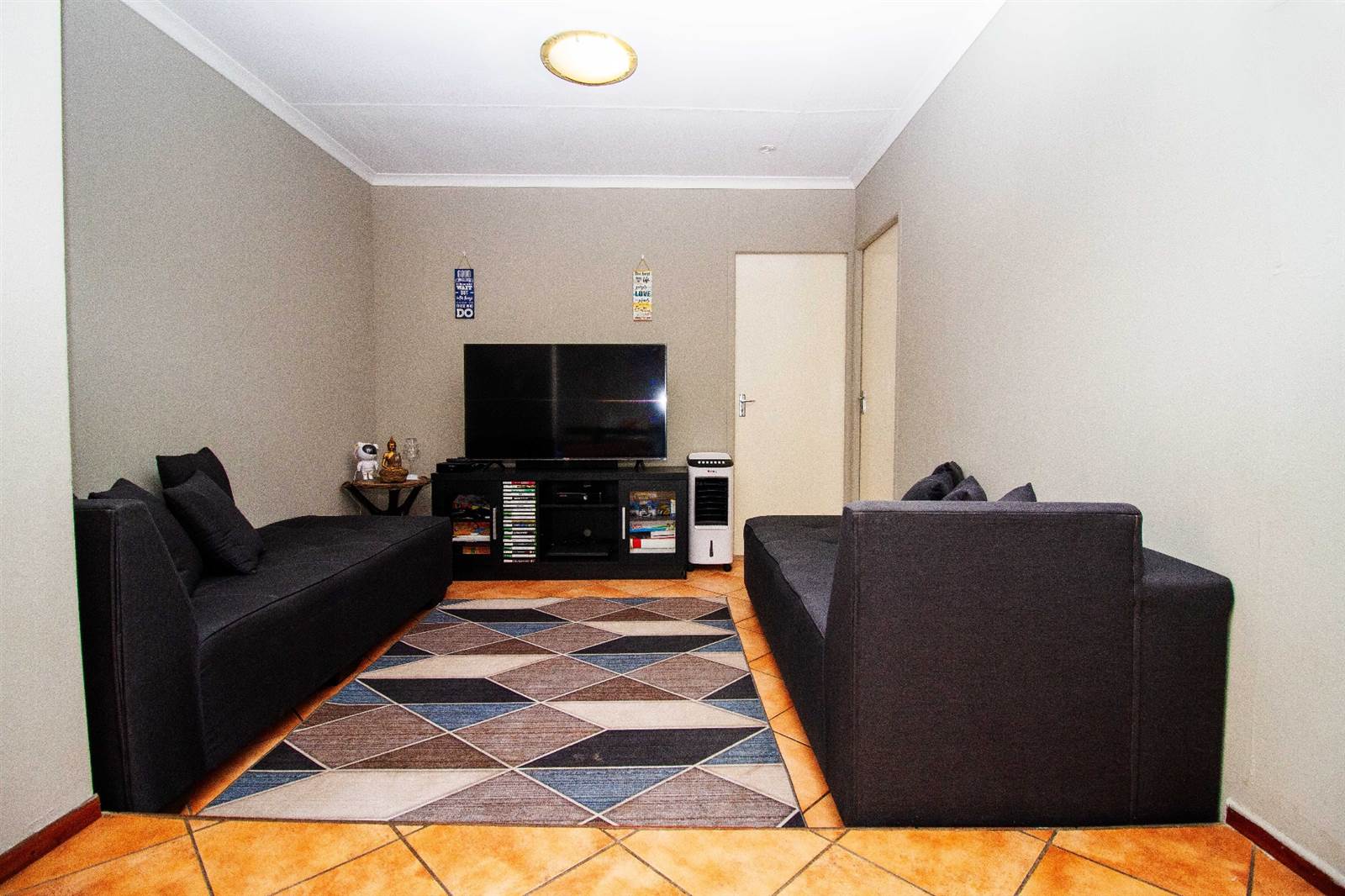 4 Bed Townhouse in Radiokop photo number 10