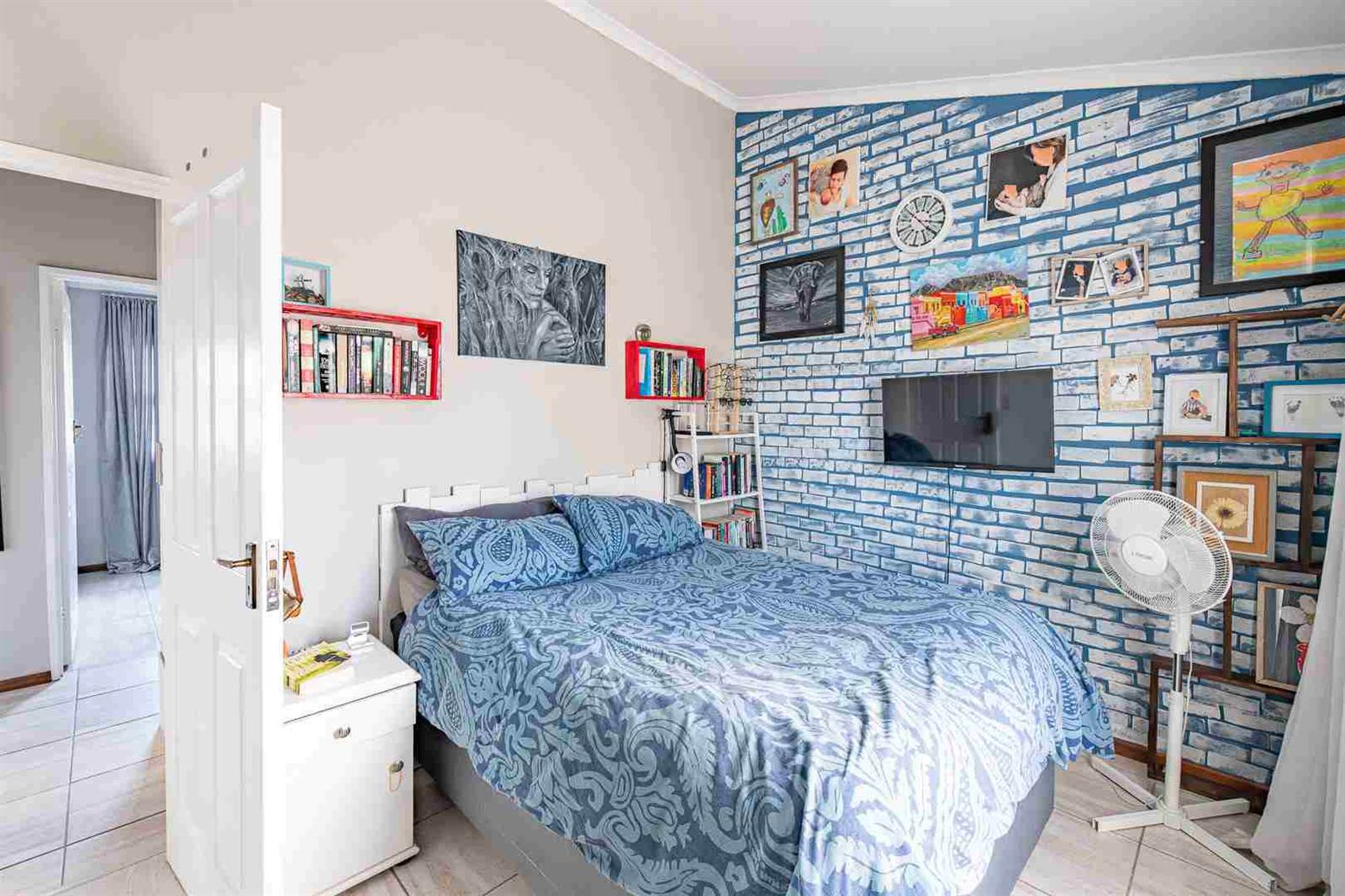 3 Bed Duplex in La Rochelle photo number 11