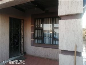 3 Bed House in Duduza
