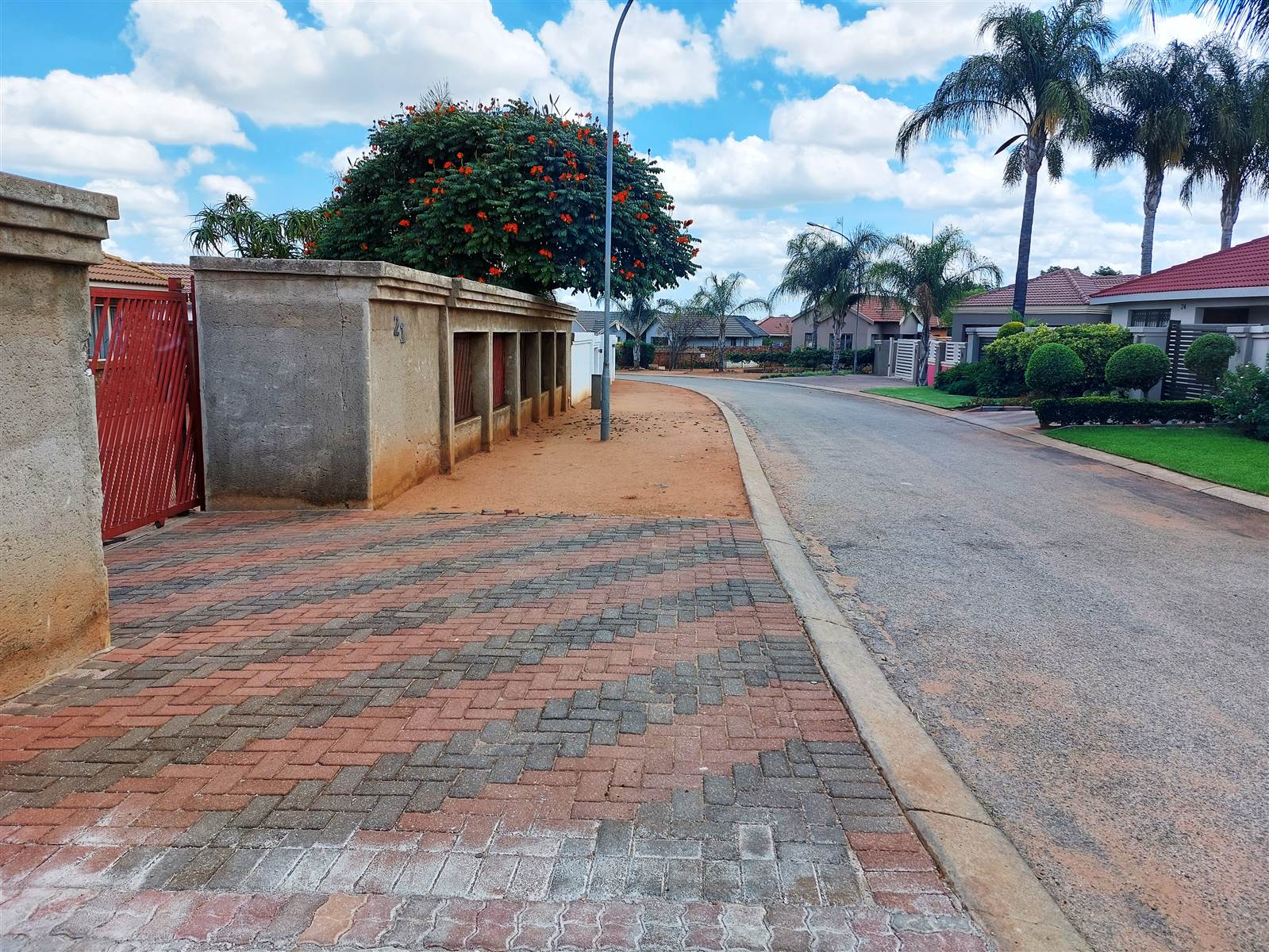 744 m² Land available in Flora Park photo number 1