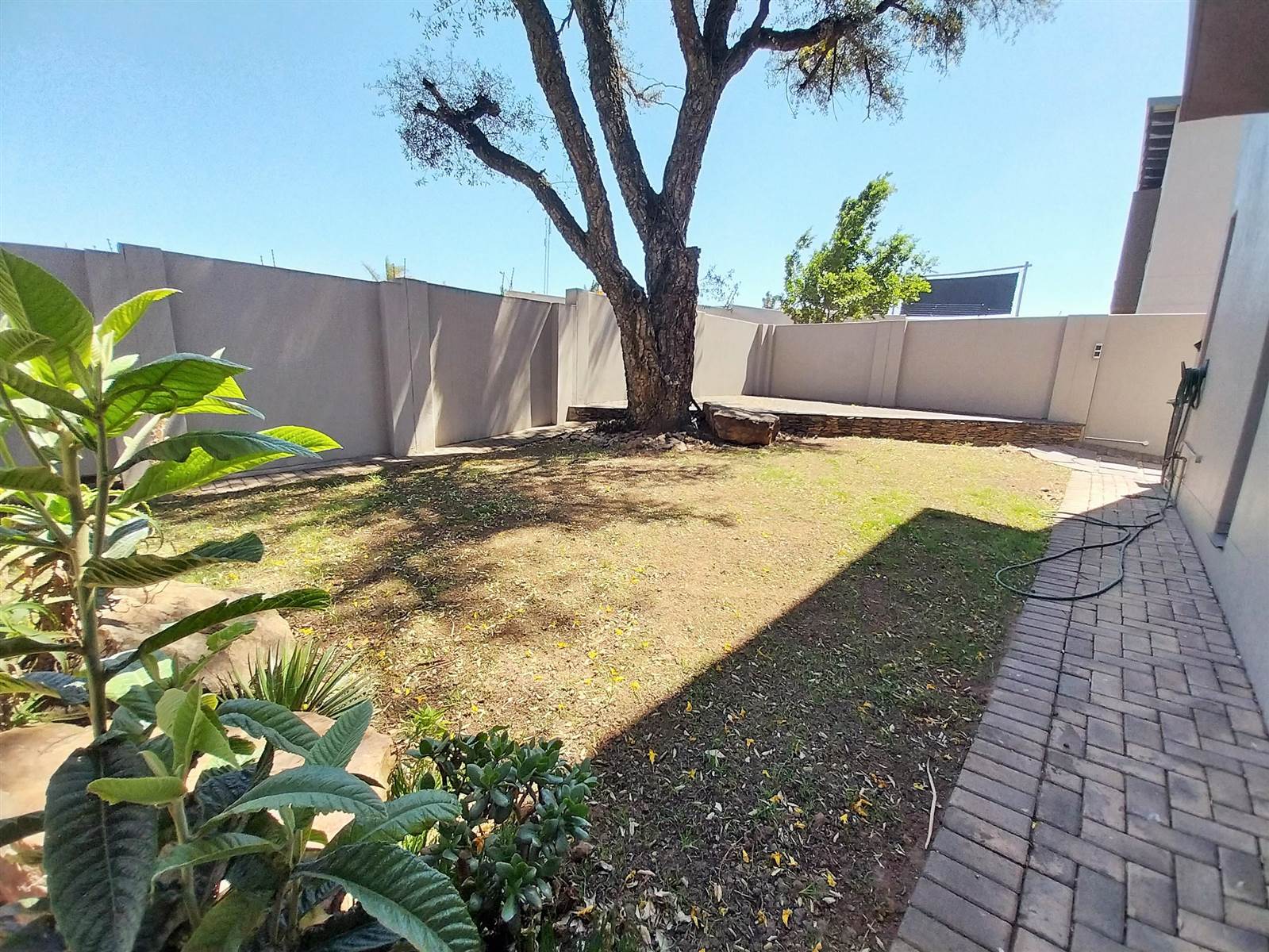 4 Bed Townhouse in Glen Marais photo number 20