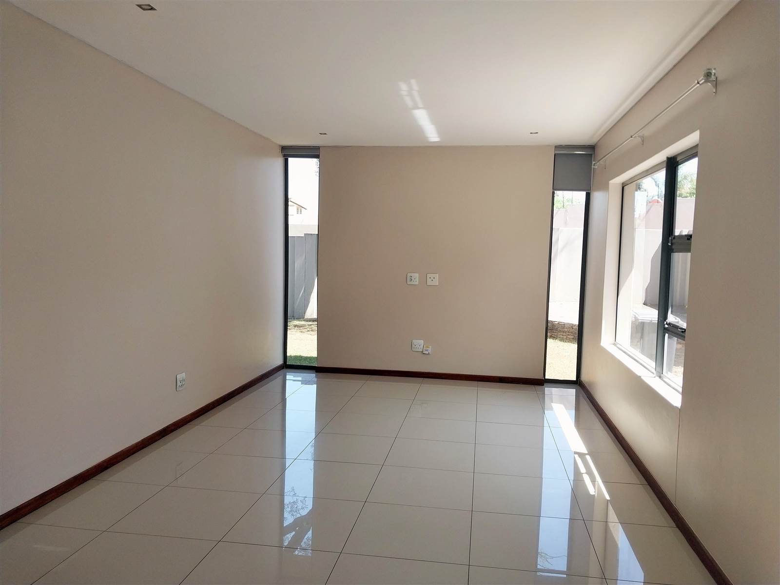 4 Bed Townhouse in Glen Marais photo number 6