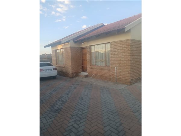 2 Bedroom House 2 Bedroom House