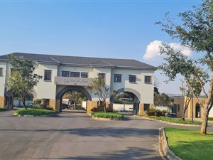 999 m² Land available in Waterlake Farm