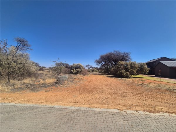 1 200 m² Land