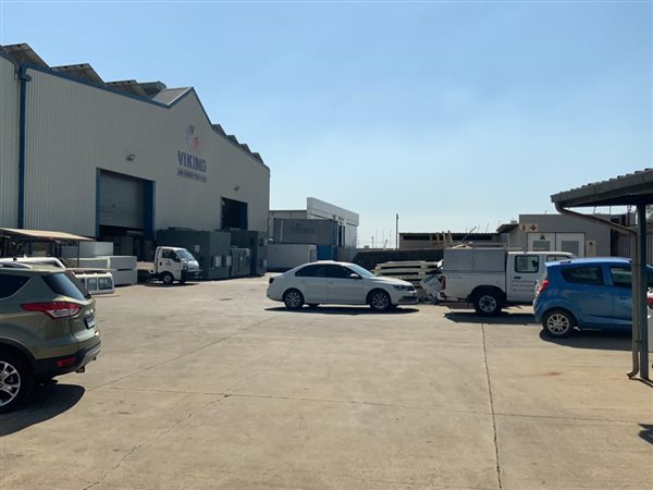 3 600  m² Industrial space