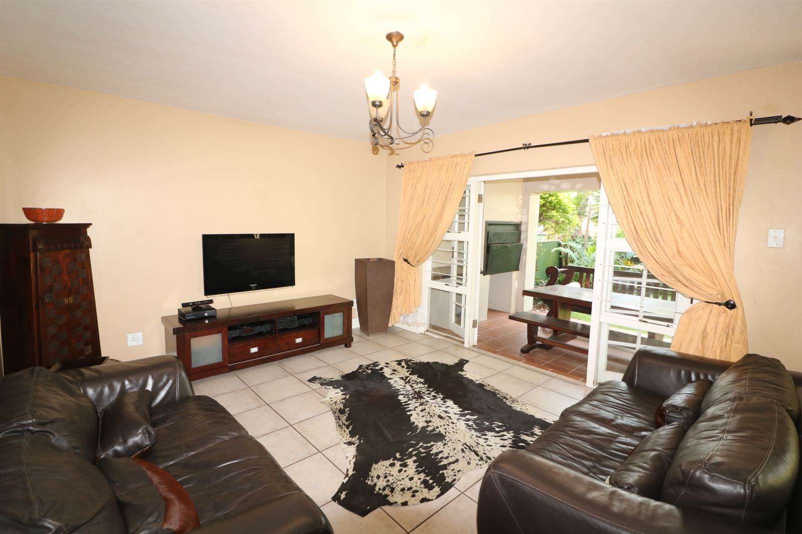 3 Bed Apartment in Mt Edgecombe photo number 10