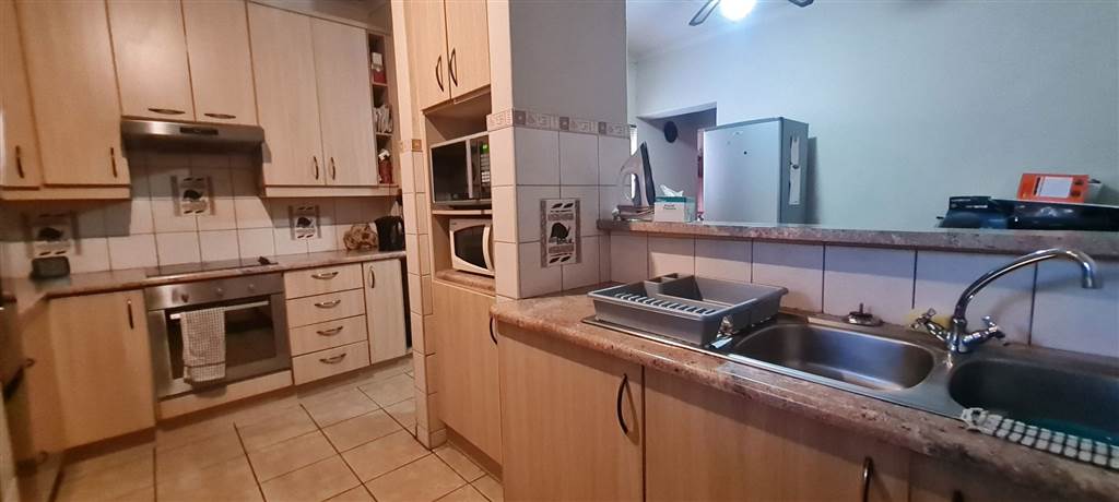 3 Bed House in Kraaifontein Central photo number 15
