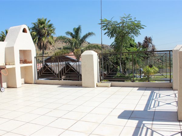 3 Bed Apartment in Kloofendal