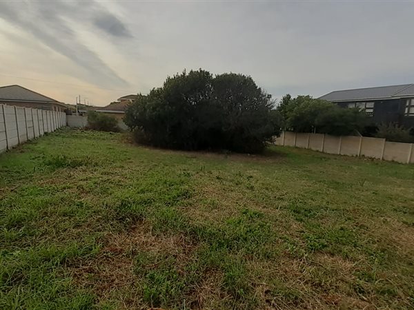 660 m² Land