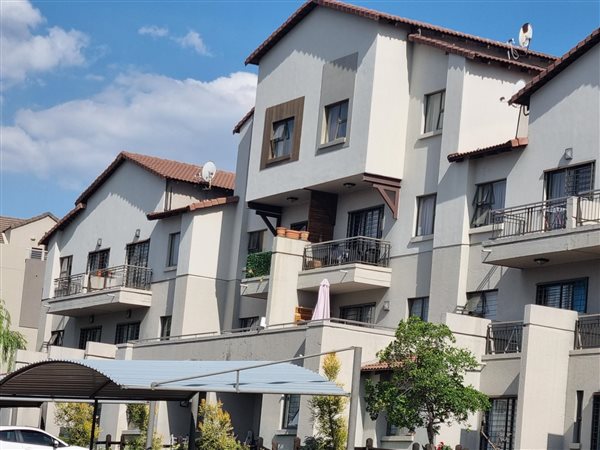 2 Bed Townhouse in Sunninghill