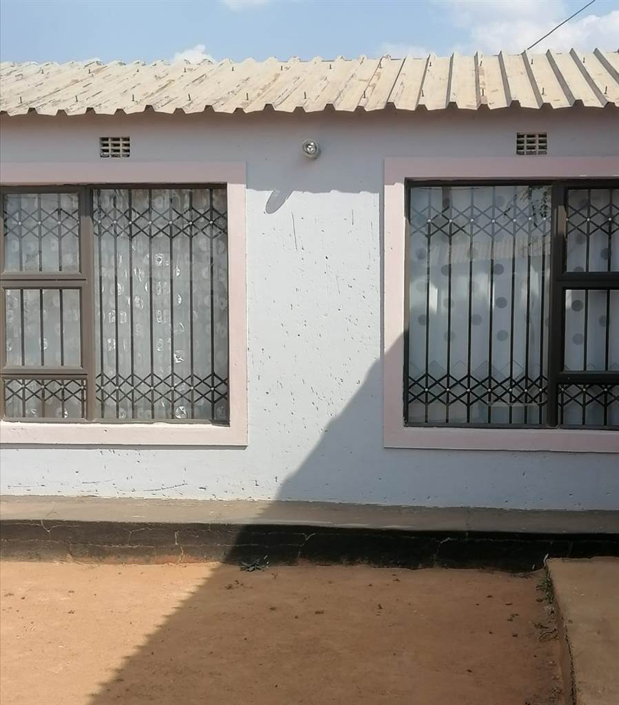 2 Bed House in Soweto Central photo number 12