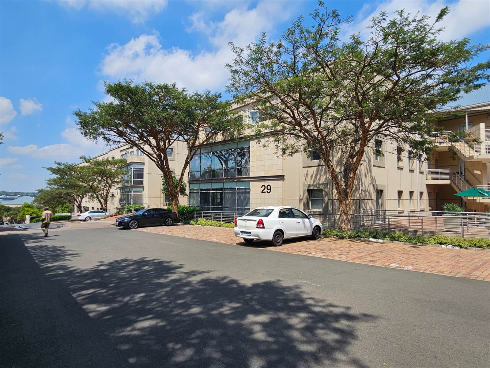 405  m² Commercial space in Woodmead photo number 1
