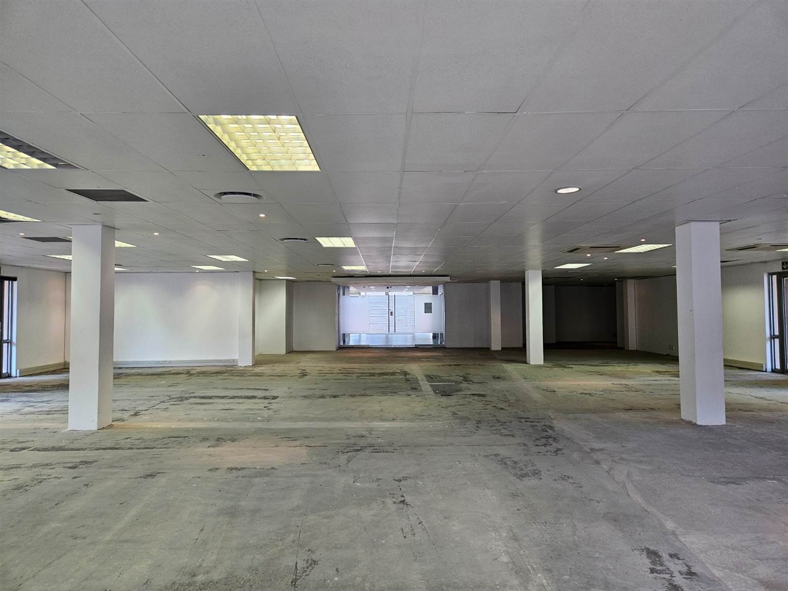 405  m² Commercial space in Woodmead photo number 11